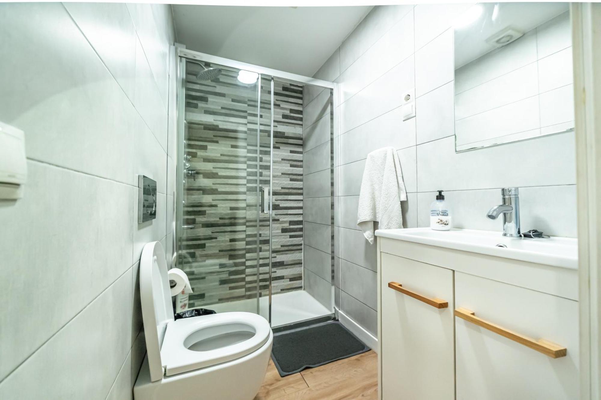New Flat , Modern , Wifi, 10Min Sol, 5 Reina Sofia Apartment Мадрид Екстериор снимка